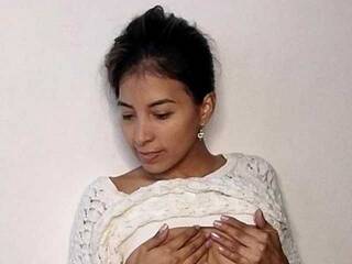 에로틱 한 영상 채팅 AdaiaStone