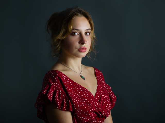 프로필 사진 AdalynGlow