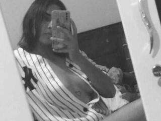 에로틱 한 영상 채팅 adara-orson