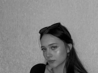 에로틱 한 영상 채팅 AdaRoss