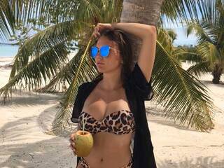 에로틱 한 영상 채팅 FLame_Adel