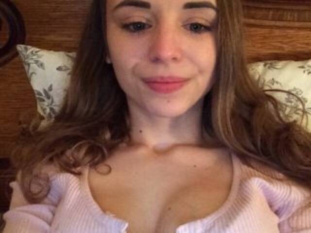 방송 스크린 샷 Adel-model