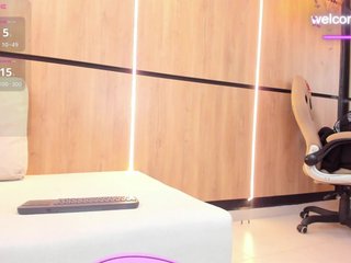 에로틱 한 영상 채팅 AdelaChase