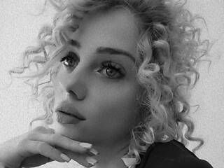 에로틱 한 영상 채팅 AdeleKya