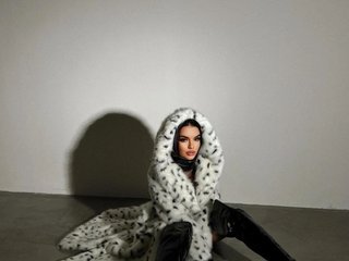 에로틱 한 영상 채팅 Adelina111