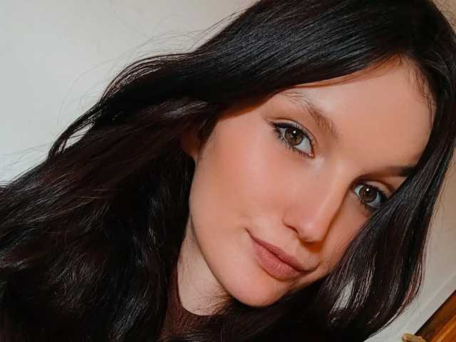 프로필 사진 AdelineModel