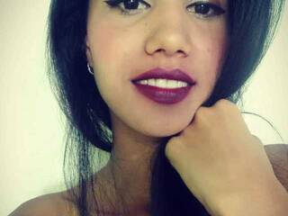 에로틱 한 영상 채팅 AdelleRouss