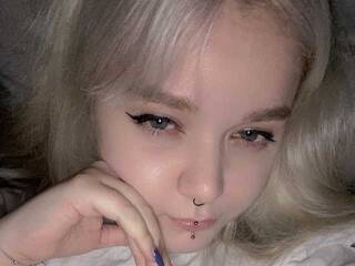 에로틱 한 영상 채팅 AdoraBlya