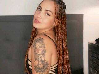 에로틱 한 영상 채팅 adrianacarter