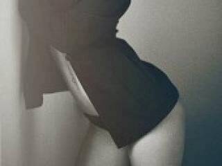 에로틱 한 영상 채팅 adriannaa