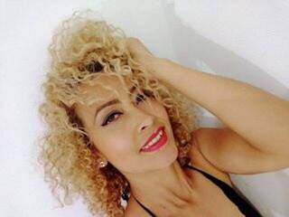 에로틱 한 영상 채팅 Agaataa