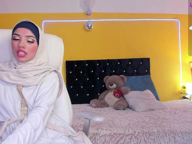 방송 스크린 샷 AishaFadel
