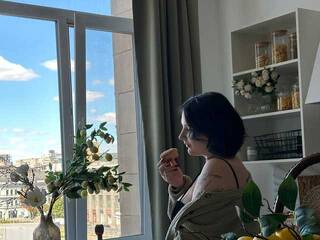 에로틱 한 영상 채팅 Alesha984