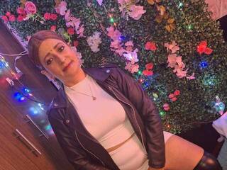 에로틱 한 영상 채팅 AlessadraJones