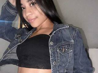 에로틱 한 영상 채팅 AlessaWhite