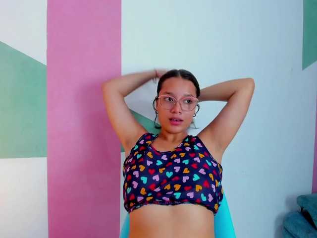 방송 스크린 샷 alexa-johnson