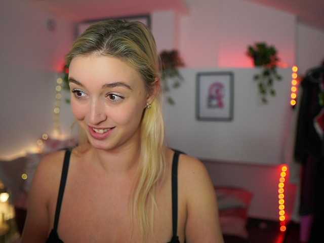 사진 AlexisTexas18 Hi! I am Alexis 19 yrs old teen, with perfect ass, nice tits and very hot sexy dance moves! Lets have fun with me! Water on my white T-shirt at goal!