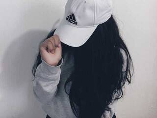 에로틱 한 영상 채팅 AlianaCooper