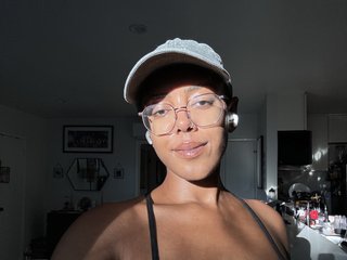 에로틱 한 영상 채팅 AliaYourFav