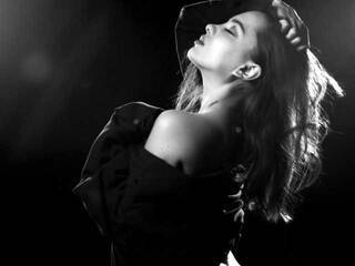 에로틱 한 영상 채팅 AliceBlast