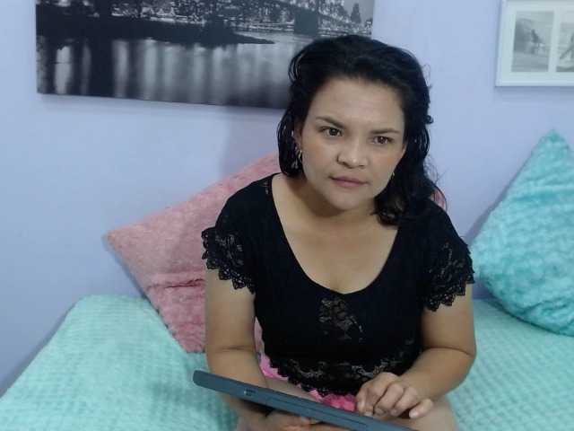 방송 스크린 샷 Alicejonnes