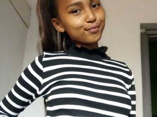 에로틱 한 영상 채팅 Aliciakittie