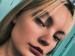 에로틱 한 영상 채팅 Alina137