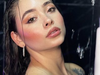 에로틱 한 영상 채팅 AlinaKravitz
