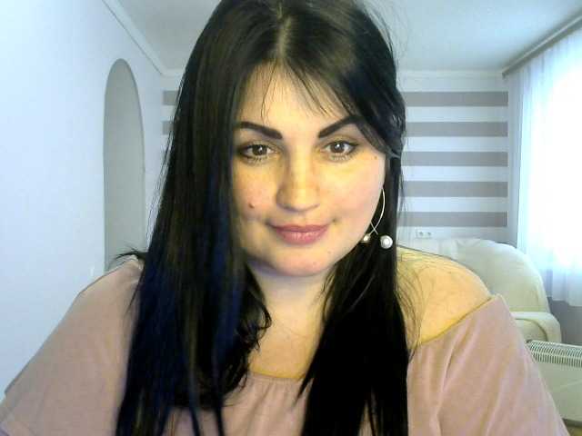 사진 AlinaVesko I am non nude =)I DO NOT MAKE SHOWS IN MY ROOM IS CHAT ONLY