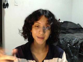 에로틱 한 영상 채팅 AlinaWoolf