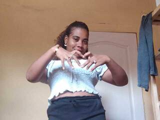 에로틱 한 영상 채팅 AlineEdena