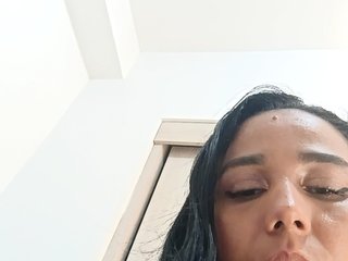 에로틱 한 영상 채팅 Alisha-