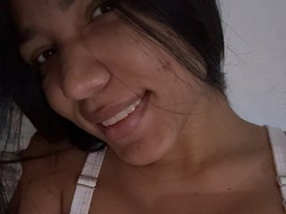 에로틱 한 영상 채팅 Alissarhys