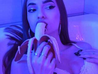 에로틱 한 영상 채팅 AliyaEvans