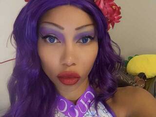 에로틱 한 영상 채팅 AllaStrange