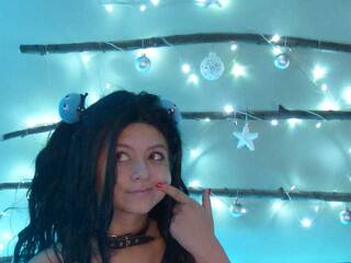 에로틱 한 영상 채팅 Alysa-Ivanova