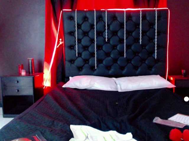 방송 스크린 샷 Ambarboobs