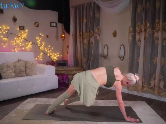 사진 AmberLaRay I will respond to tips after my yoga pre-show ❤The Always Happy, Always Horny❤ #fit #bigclit #bigass #bigboobs #joi