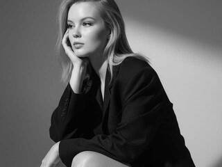 에로틱 한 영상 채팅 Amelia2004