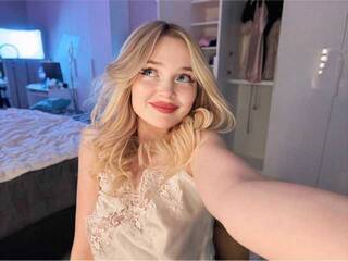 에로틱 한 영상 채팅 AmelyaJeff