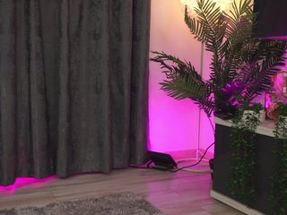 에로틱 한 영상 채팅 AmiraRoshen