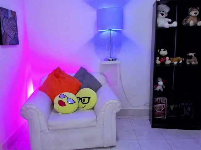 방송 스크린 샷 amy-stevenson