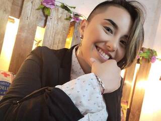 에로틱 한 영상 채팅 Amysedarys25