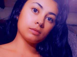 에로틱 한 영상 채팅 AndreaSerna