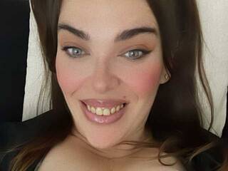 에로틱 한 영상 채팅 AngelaEvans