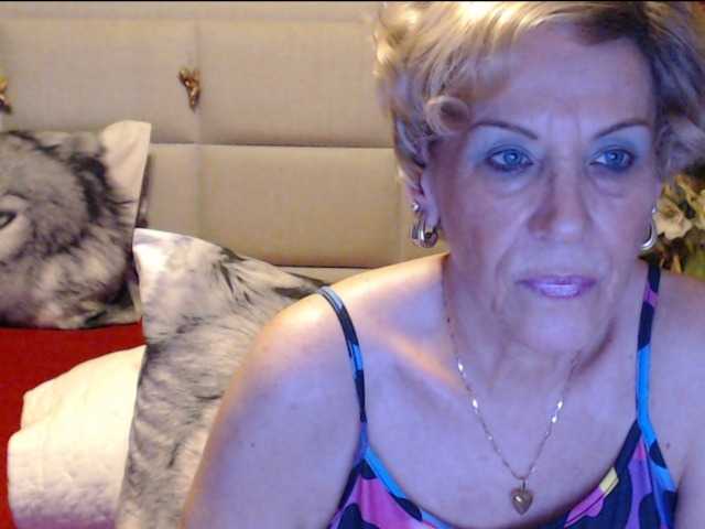 사진 ANGELGRANNY welcom guys..pm..50 tk..pussy or ass..100..tits or feet..50..let s have fun