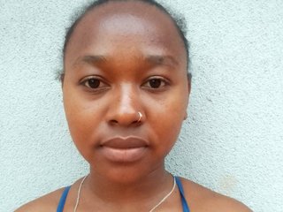 에로틱 한 영상 채팅 Angellette