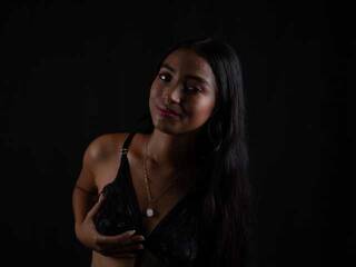 에로틱 한 영상 채팅 AnikaHalil