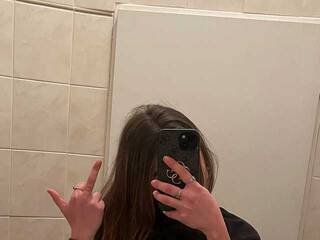 에로틱 한 영상 채팅 anirie_findom