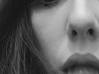 에로틱 한 영상 채팅 Anna-Leda